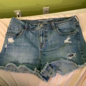 Boyfriend jean shorts